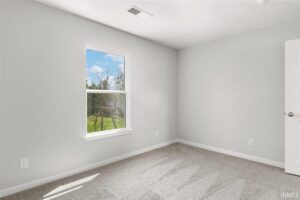 Empty Room Natural Light 01 Hillside Trl