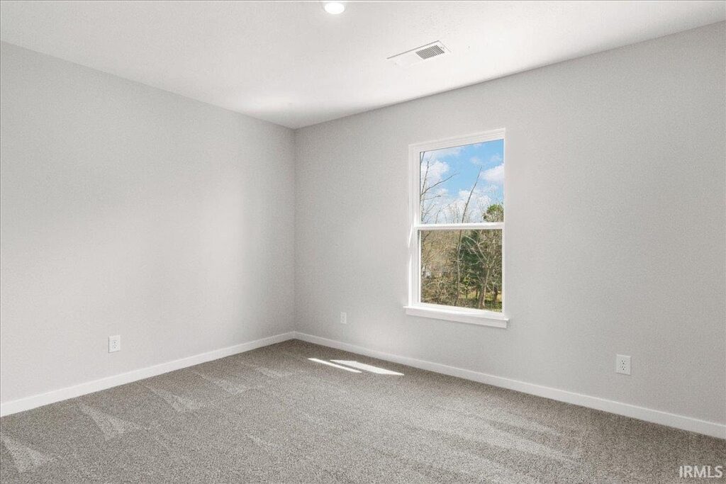 Empty Room Natural Light Hillside Trl