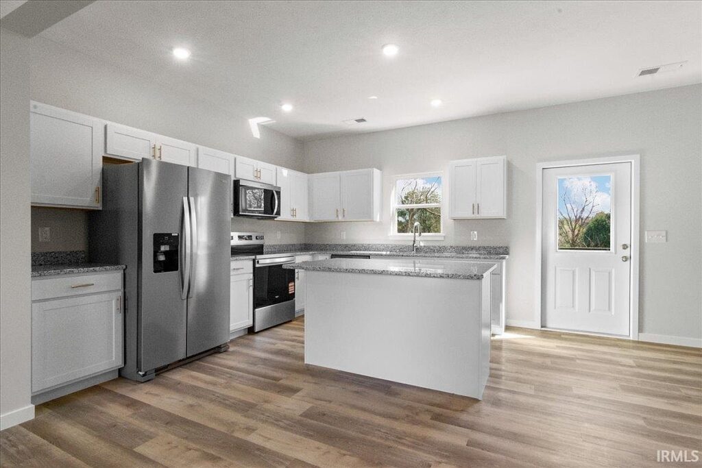 Modern Kitchen White Cabinets Hillside Trl